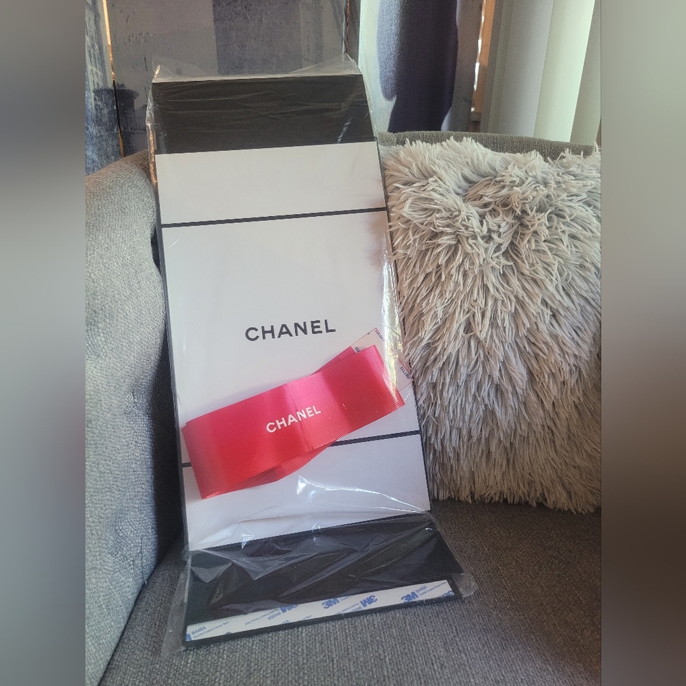 Chanel box with ribbon